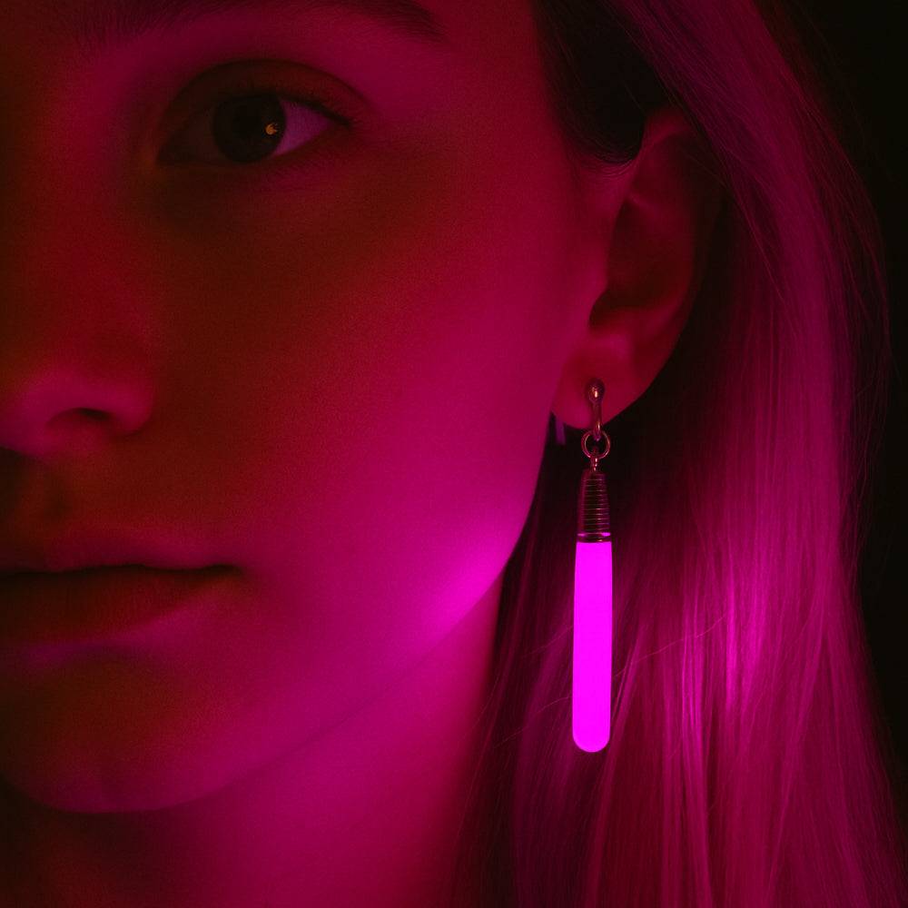 Glow-in-the-dark øreringe – Skru op for lyset og festen! - Pink