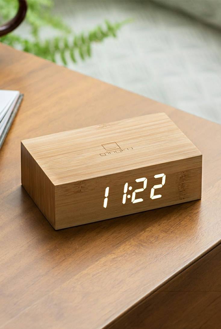 FLIP CLICK CLOCK, VÆKKEUR - bambus
