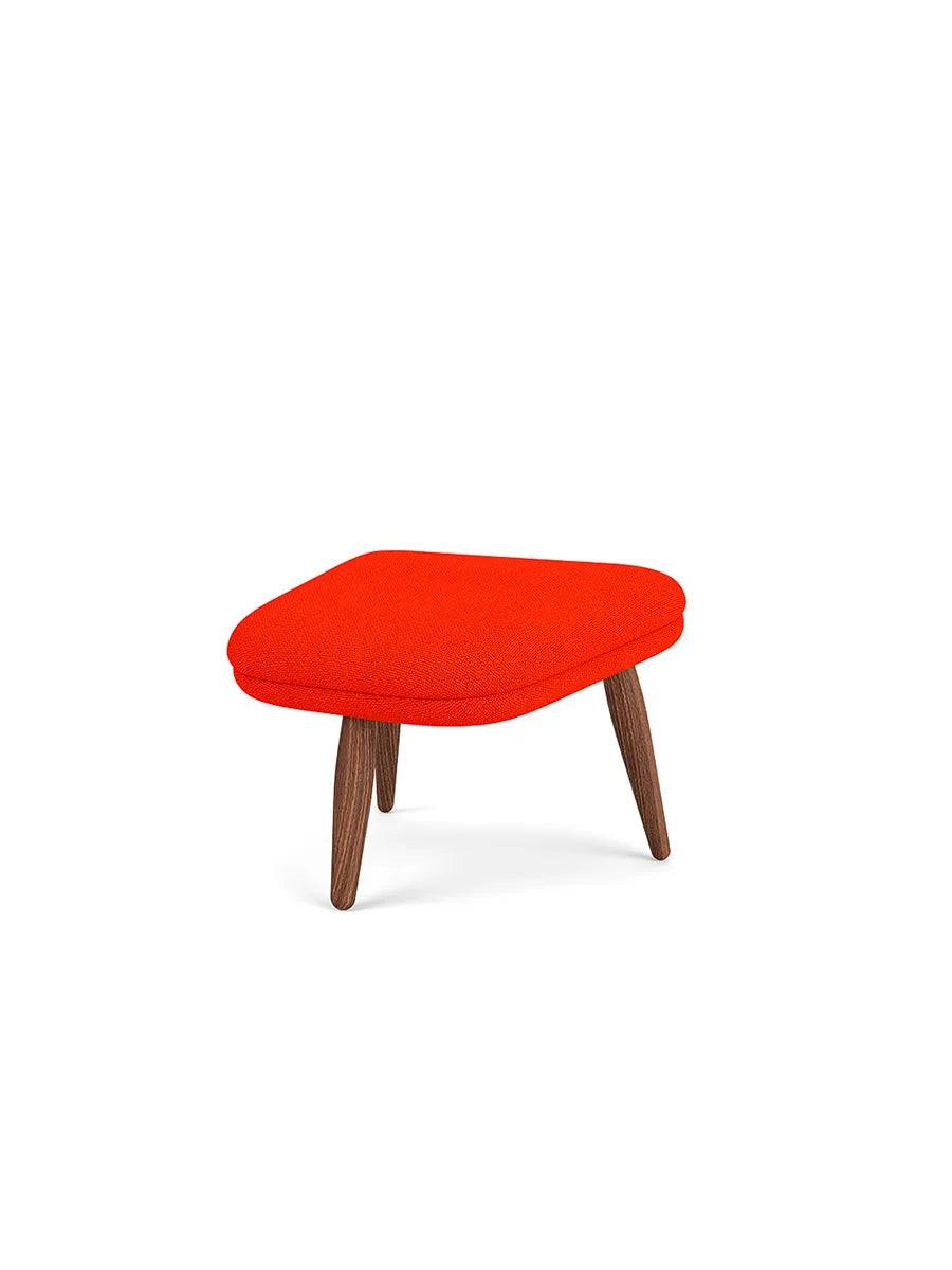 Oda Ottoman fra Audo Copenhagen Valnød - Hallingdal 65 600 - Jacobsen Plus