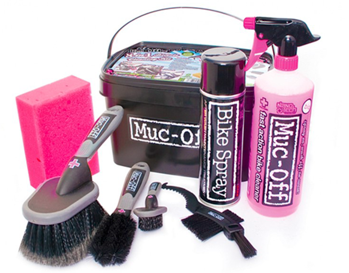 MUC-OFF 8 i 1 bike cleaner kit.