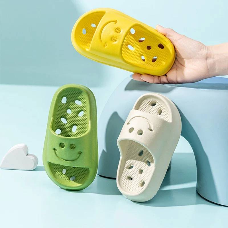 Children Slippers Boys EVA Smiling Face Bathroom Slippers Summer 2-14 Years Old Girl Anti Slip Hollow Leaking Junior Footwear