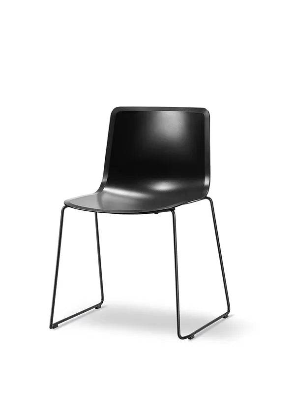 Pato Stol, medestel fra Fredericia Furniture Dark blue / Sort - Jacobsen Plus