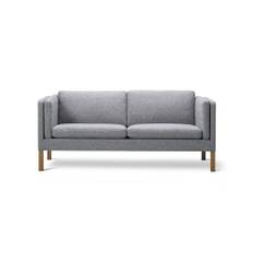 Fredericia Furniture - Mogensen Sofa 2335 by Børge Mogensen - 2 Personers Sofa - Hallingdal 130 / Light Oiled Oak - W180 x D78 x H78 x SH43 cm