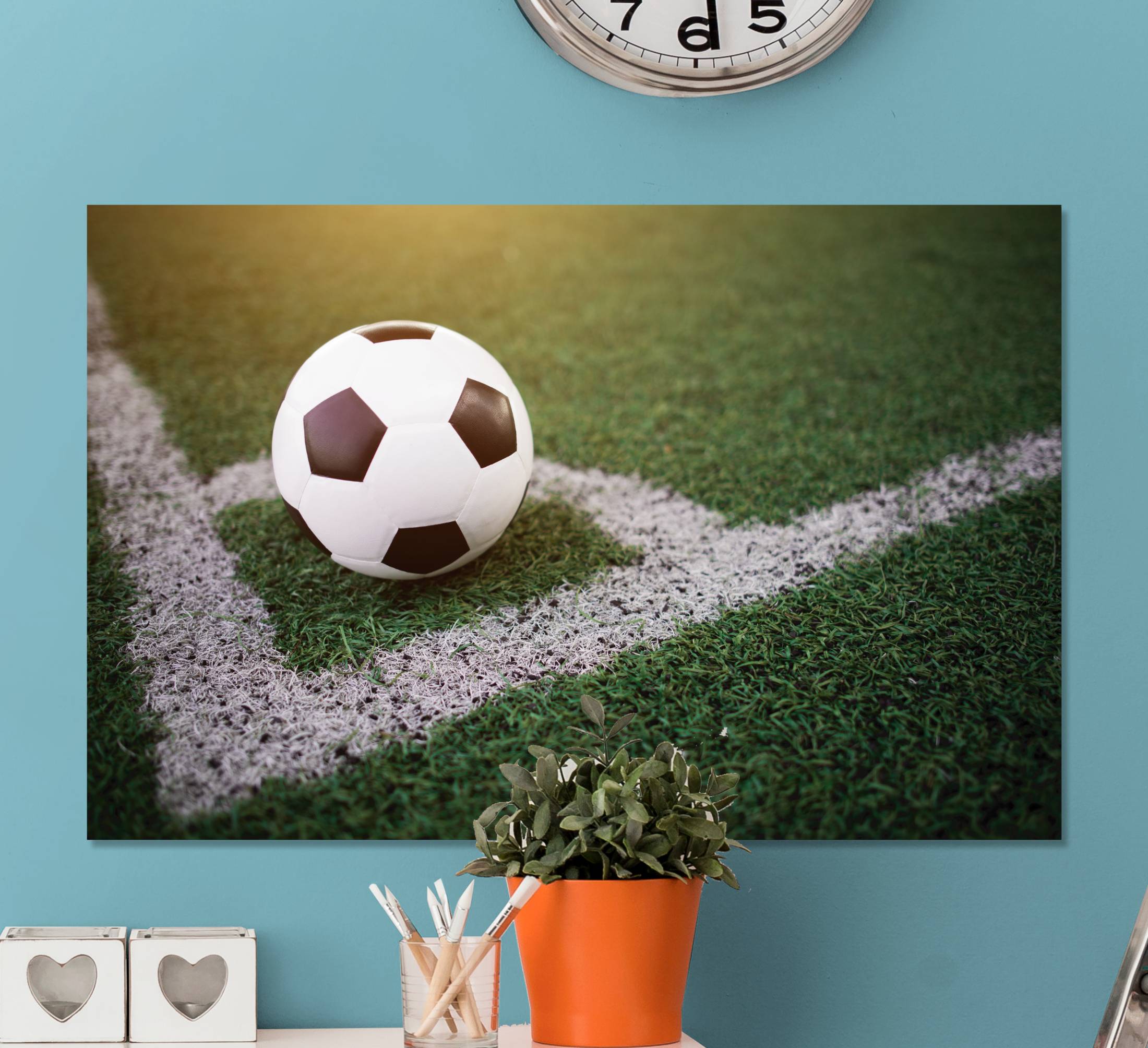 Vacker fotboll på gräs hemcanvas tavla tryck