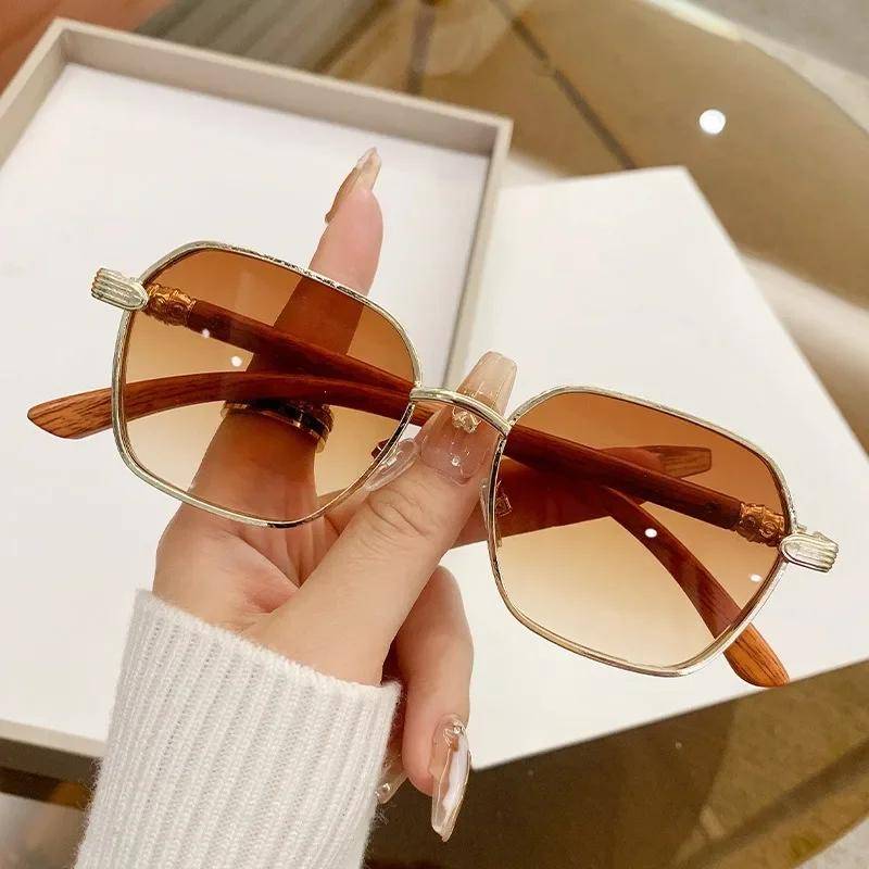 Men Vintage Sunglass Fashion Metal Framed Sunglasses for Women Imitation Wood Grain Legs Luxury Designer Sun Glasses Gafas