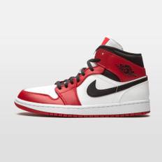 Jordan 1 "Chicago" Mid - 41