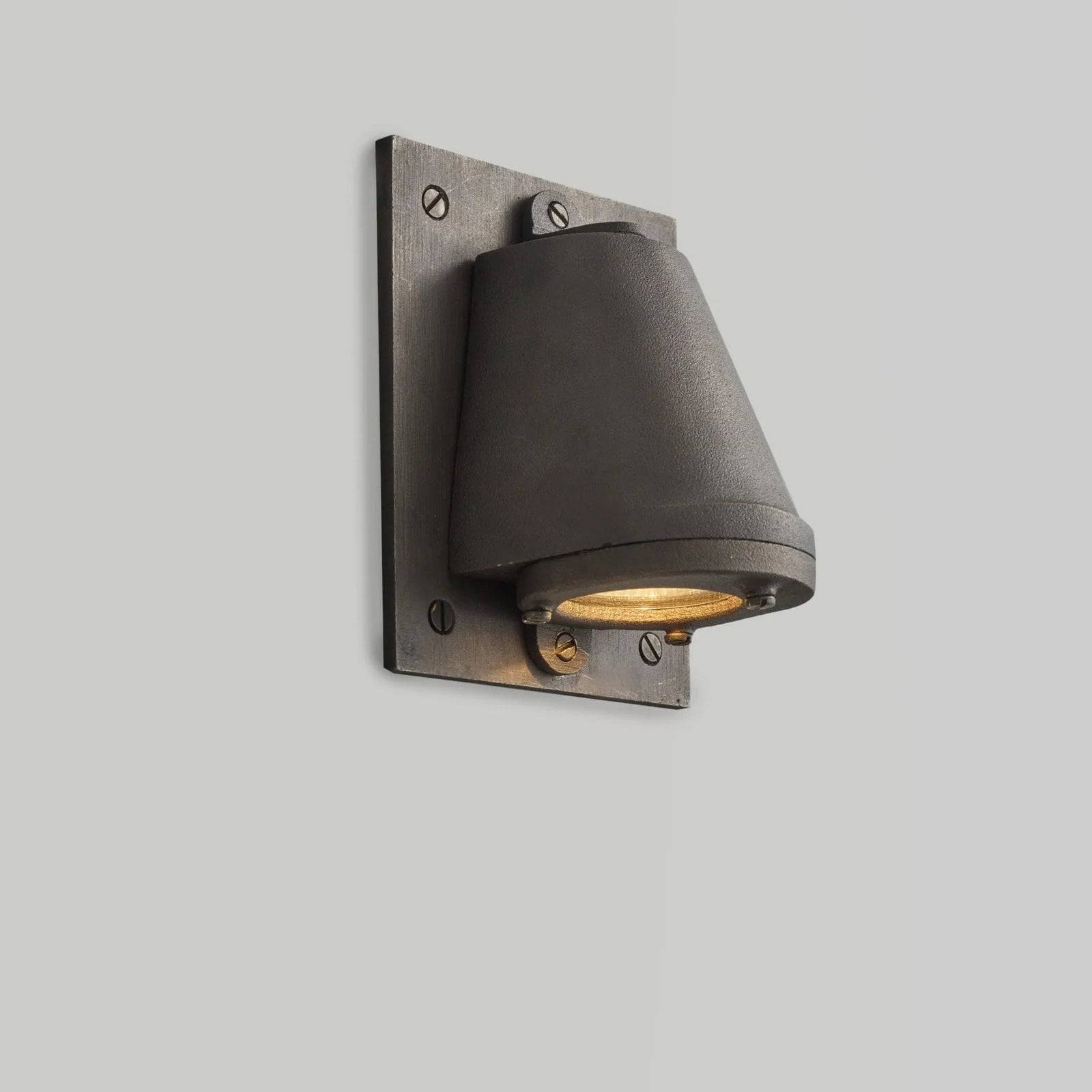 Mast GU10 med bagplade væglampe Original BTC - Sandblæst Weathered bronze