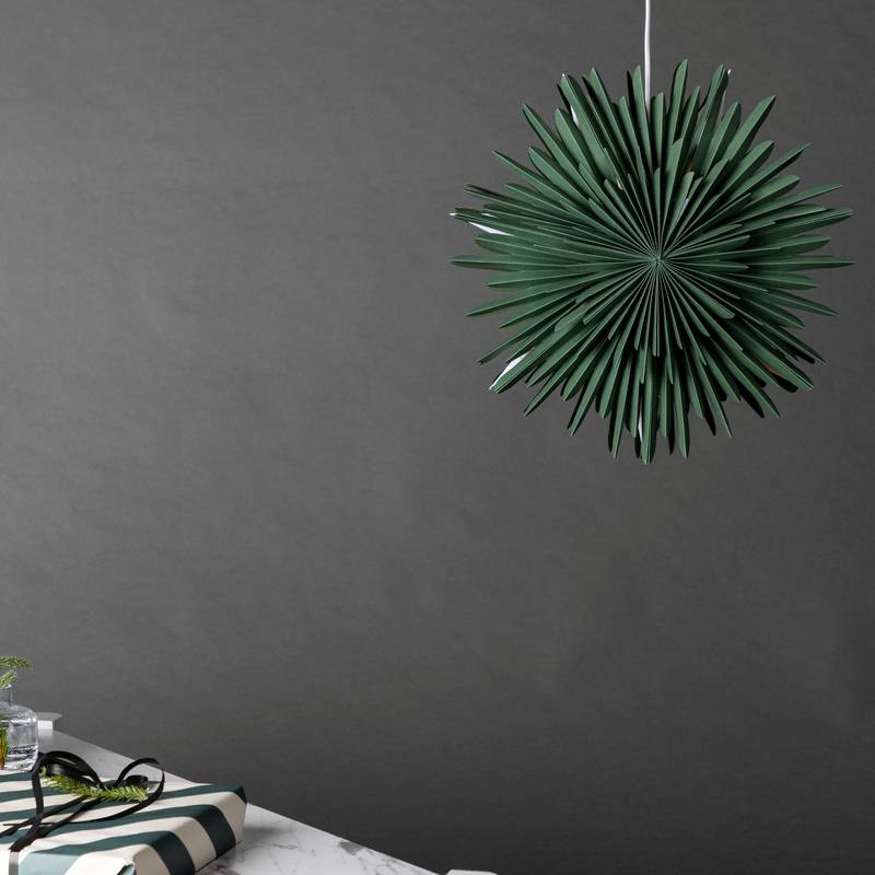 Topaz - Stjerneformet loftlampe i grønt papir, tre størrelser 46 cm.