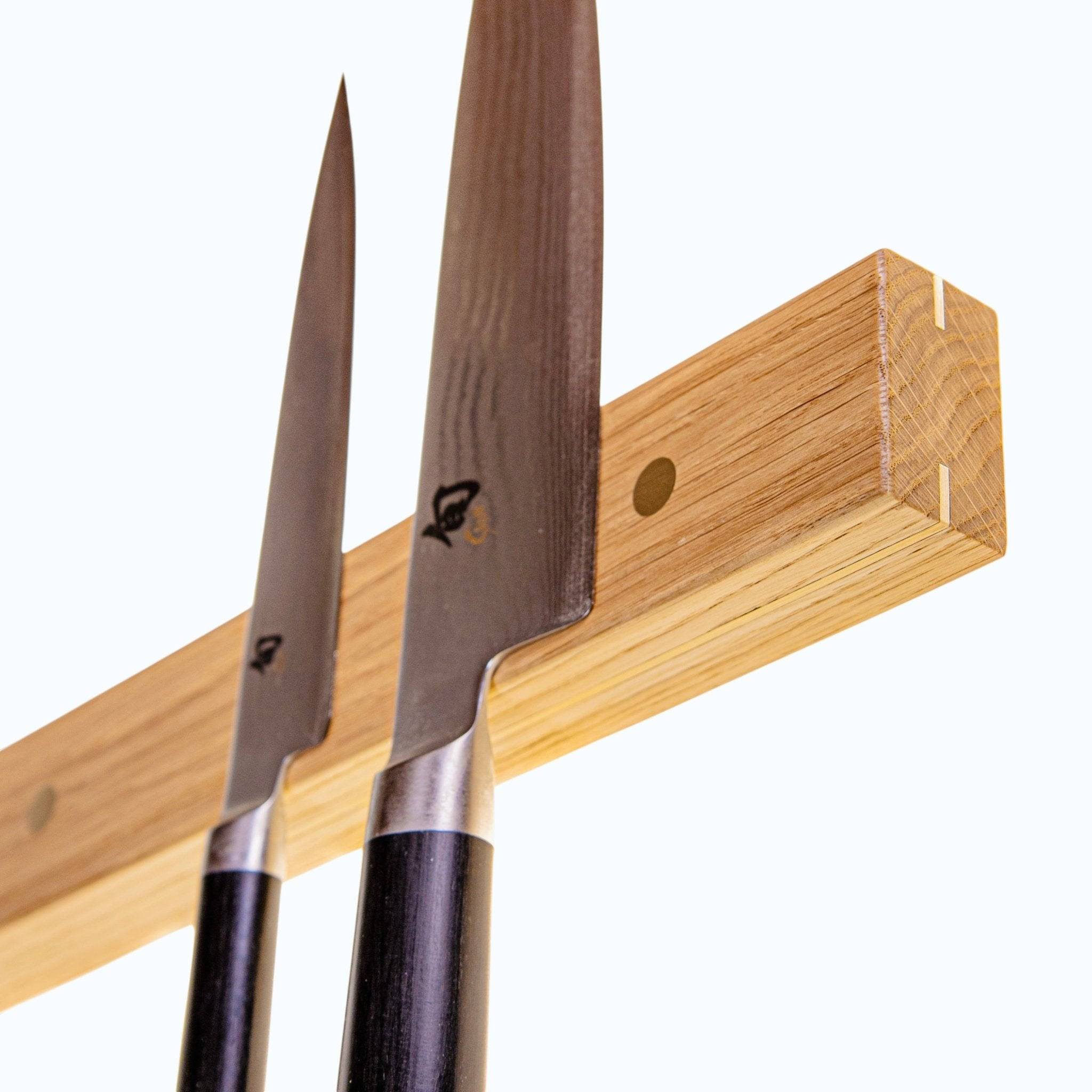 Slim and Flat Classic – narrow magnetic knife rail with metal detailing in several sizes and wood species - 60 cm / Walnut
