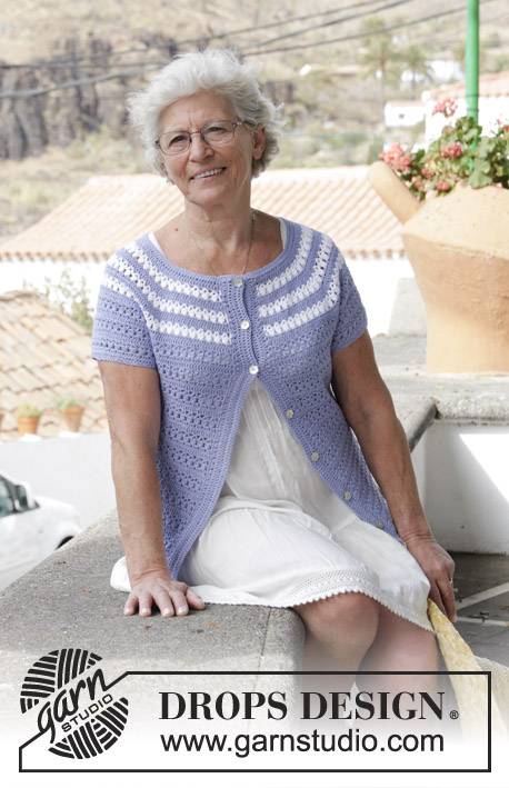 186-27 Meet Me in Provence by DROPS Design DOWNLOAD OPSKRIFTEN HER Jakke med korte ærmer, hulmønster og striber, hæklet ovenfra og ned. Størrelse S - XXXL. Arbejdet er hæklet i DROPS Baby Merino. Pinde og tilbehør lægges i kurven separat. Se alle opskrifter fra DROPS her. ..