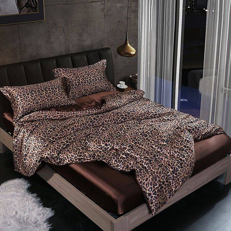 ConfortSatin Set - Lyxigt Sänglinne för Ultimat Komfort - Leopard / 180 cm påslakan + Duntäcke 200x230cm + 2x örngott