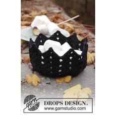 0-1458 Bowl of Teeth by DROPS Design DOWNLOAD OPSKRIFTEN HER Hæklet kurv med hulmønster, i DROPS Paris. Tema: Halloween. Vælg garn og hæklenål herunder. Se alle vores Halloween opskrifter her. .