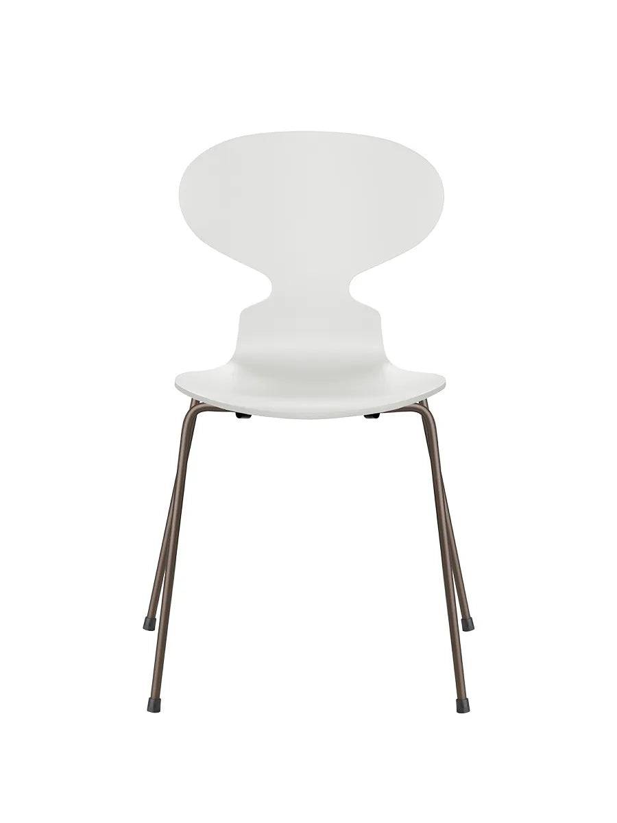 3101 Myren Stol lakeret af Arne Jacobsen Hvid / Brown Bronze - Jacobsen Plus