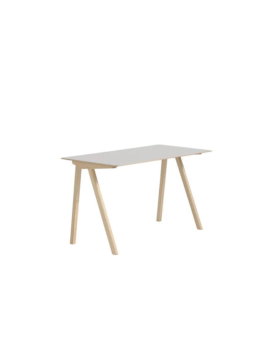 CPH90 Skrivebord, 130 cm fra Hay Off white linoleum / Lakeret eg - Jacobsen Plus