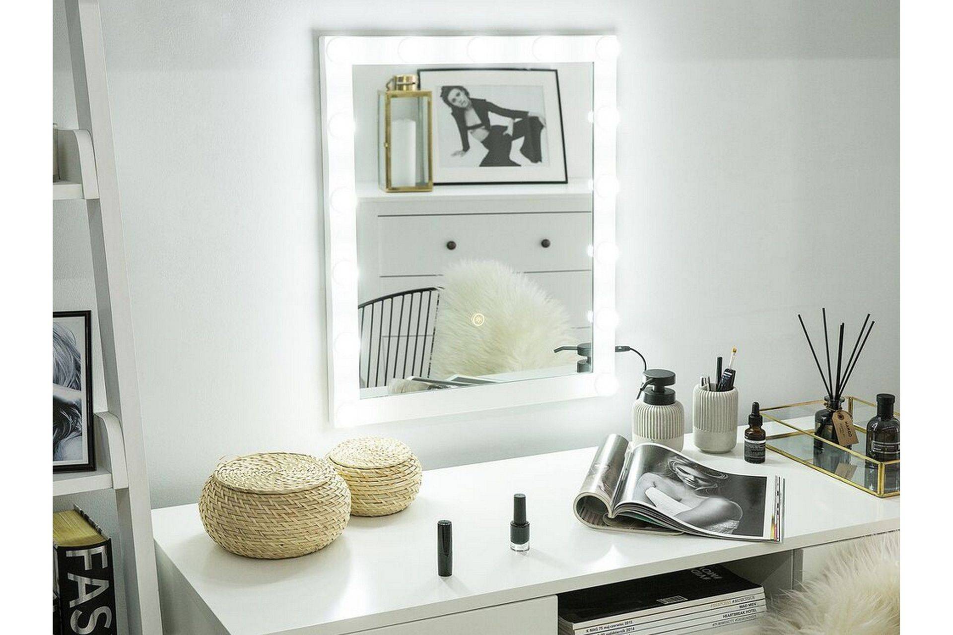 Saven Spegel LED 50x60 cm - Transparent Badrumstillbehör