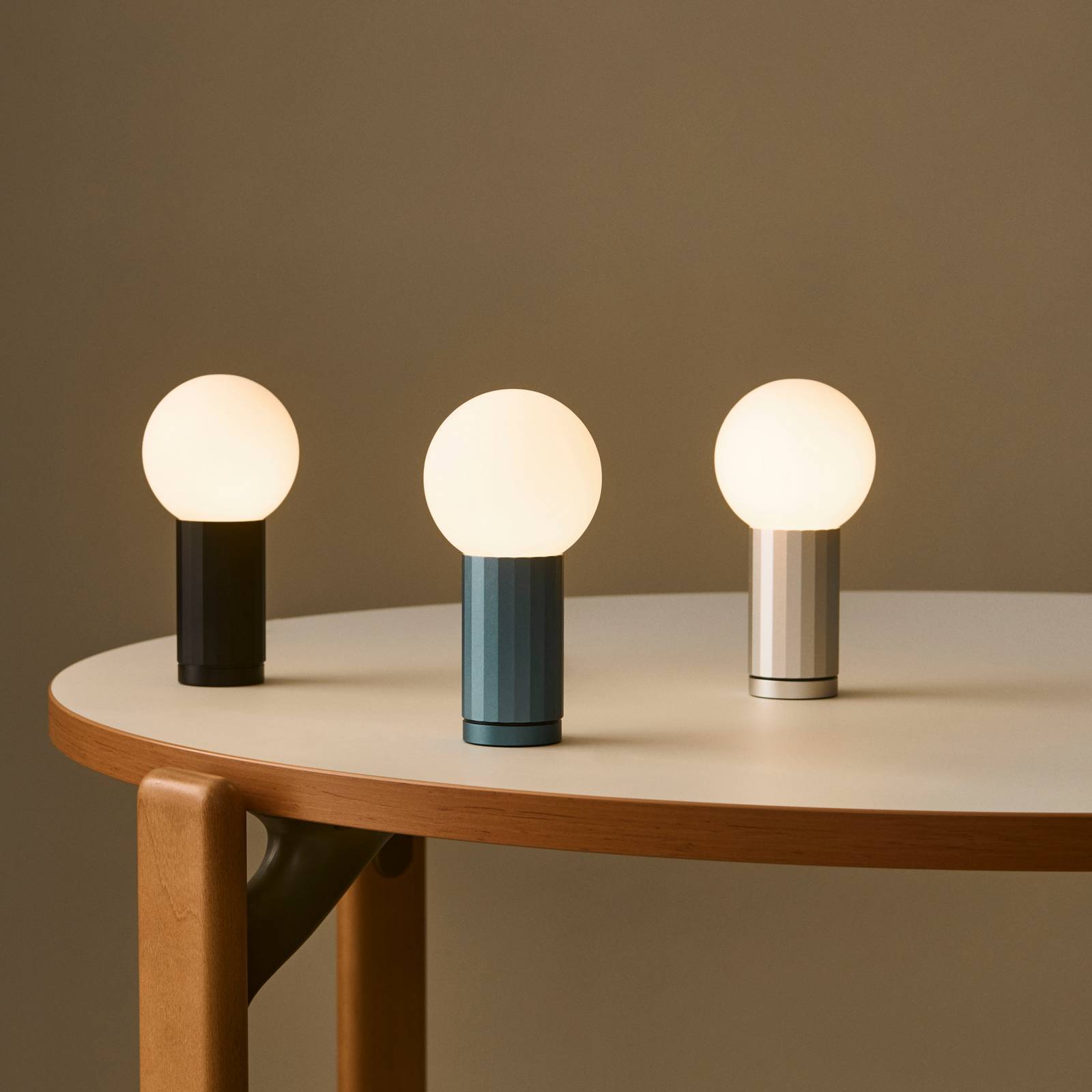 HAY Bordslampa TURN ON, dimbar, Svart, Vardagsrum / matsal, Glas, Modern, Bordslampa