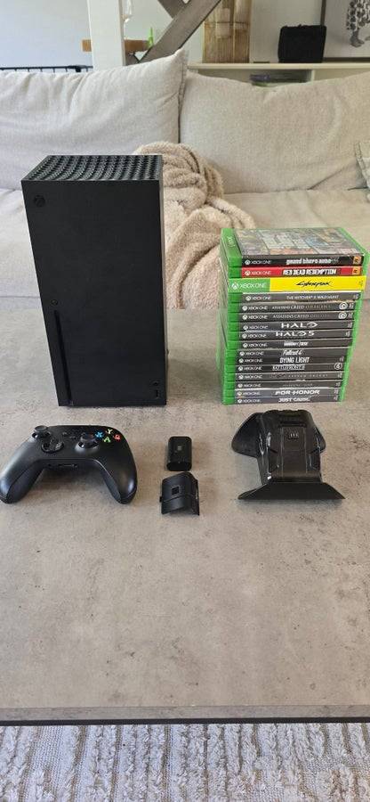 Xbox Series X med 16 spel och tillbehör