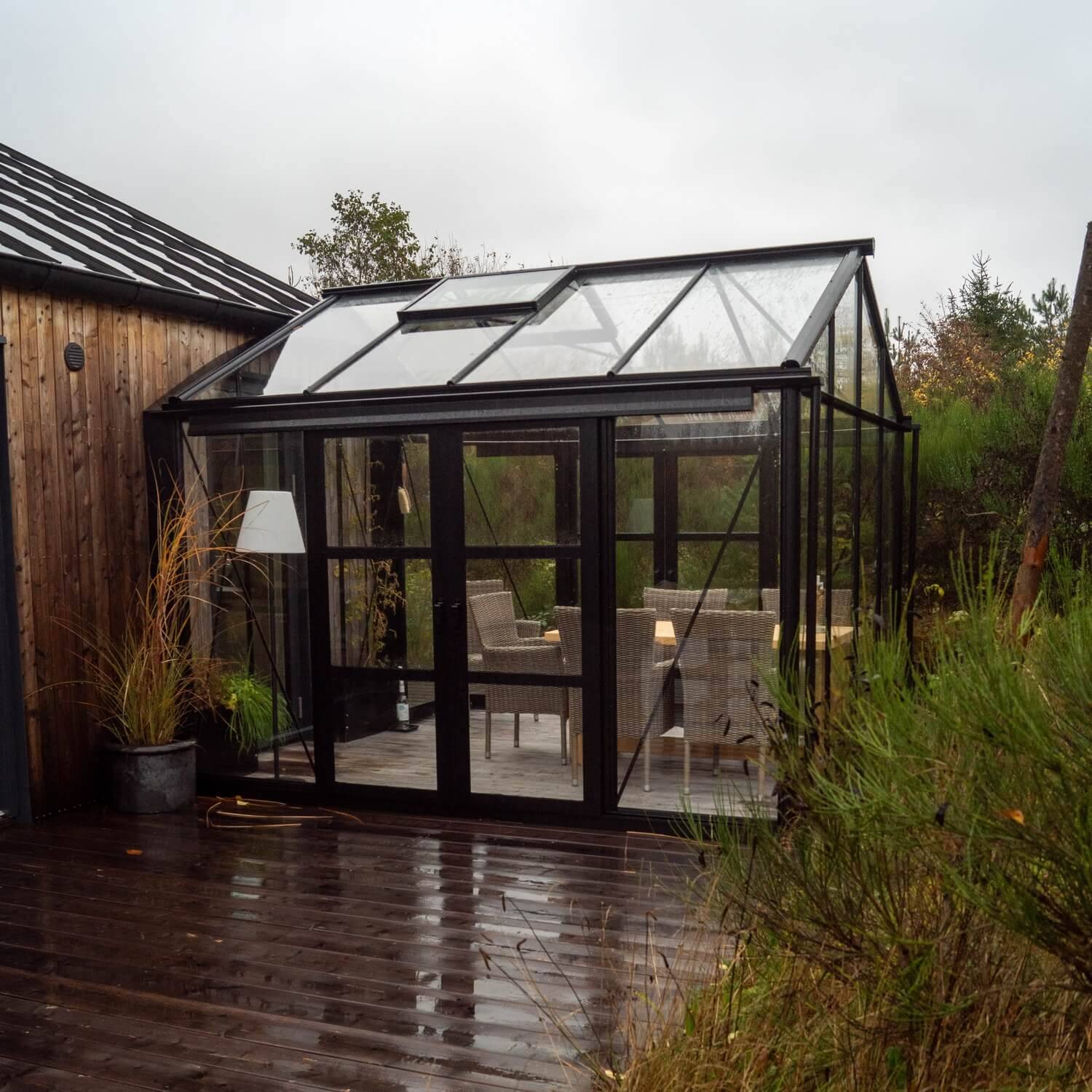 Drivhus Royale 9.8 M² - Ral 9005 sort / 10 mm. polycarbonat komplet / Dobbelt hængslet stalddøre