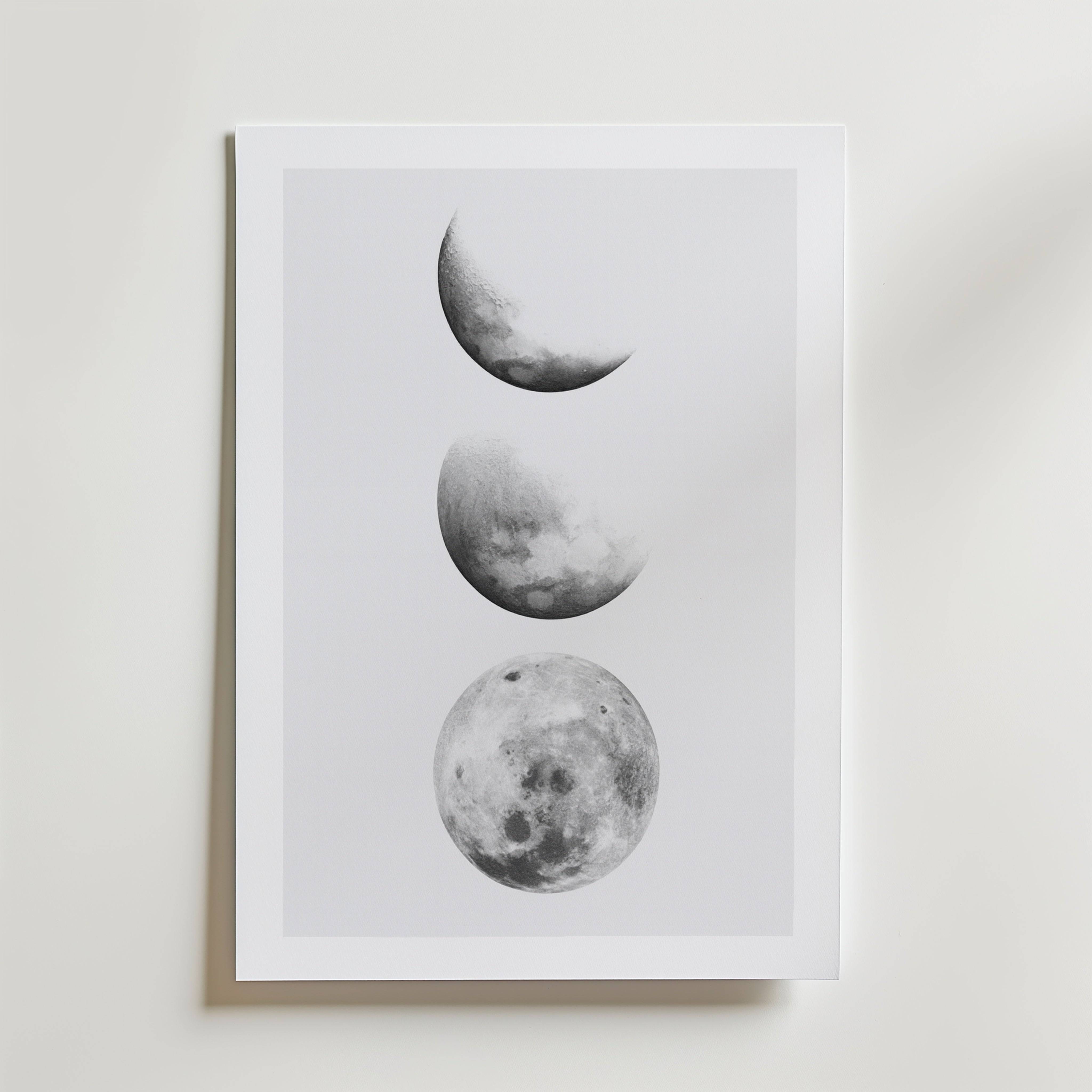 Waxing Moon Trio Poster - Premium Canvas 70x100 cm Med passepartout