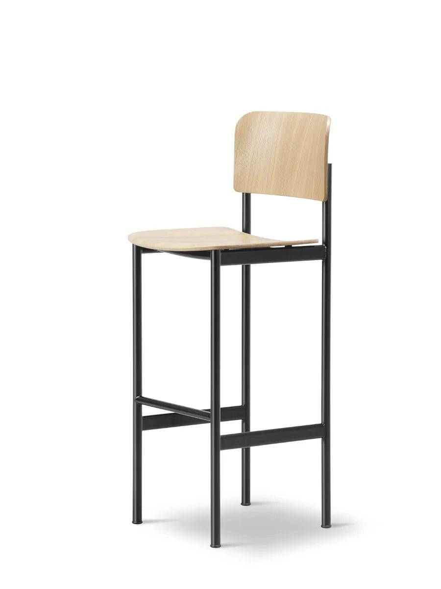 Plan Barstool, eg lak fra Fredericia Furniture H: 65 (lav) - Jacobsen Plus