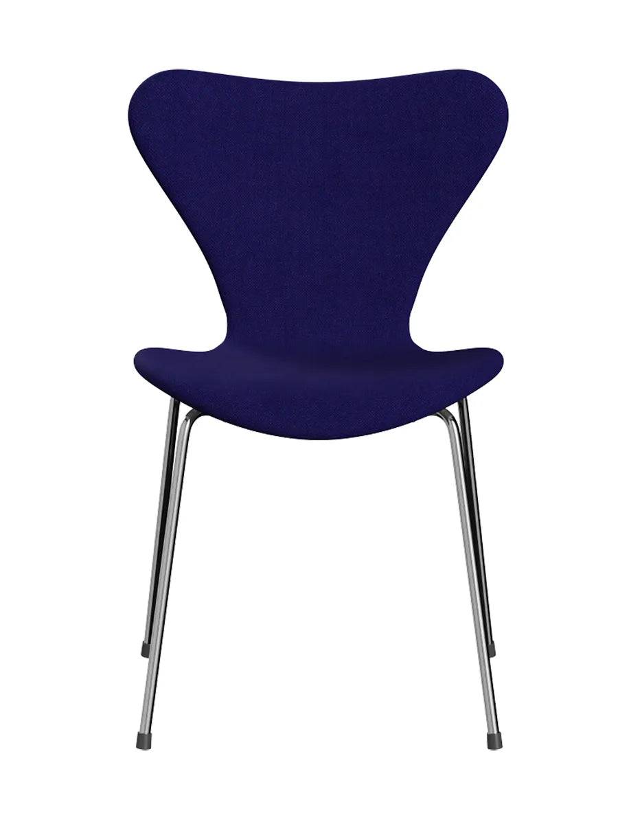 3107 Serie 7, fuldpolstret af Arne Jacobsen Hallingdal / 763 Mørk lilla - Jacobsen Plus