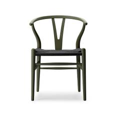 Y-stol CH24 Soft Seaweed med sort flet af Hans J. Wegner