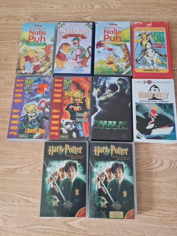Blandade VHS-filmer - Nalle Puh, Lucky Luke, Jonny Quest, Hulk, Rädda Willy,