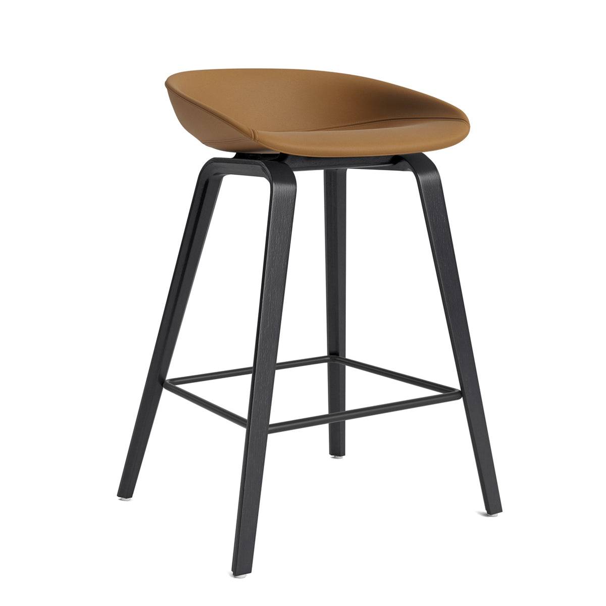 HAY About A Stool - AAS 33 - Eg - Cognac Sense Læder - Eg Sortbejdset / Sidde Højde: 74cm (BEMÆRK KUN TIL BORDPLADER OVER 105cm.) / Rustfri Stål