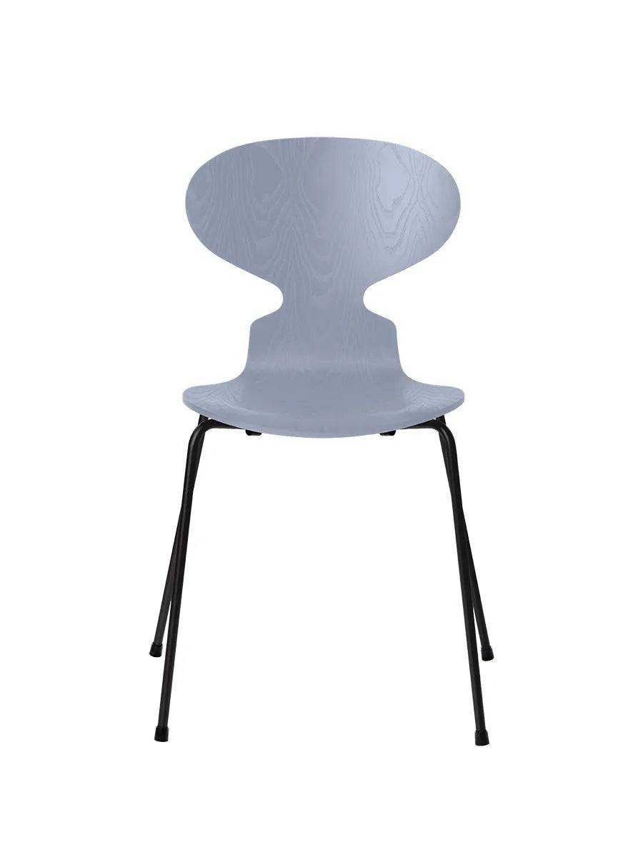 3101 Myren Stol i farvet ask af Arne Jacobsen Lavender Blue / Sort - Jacobsen Plus