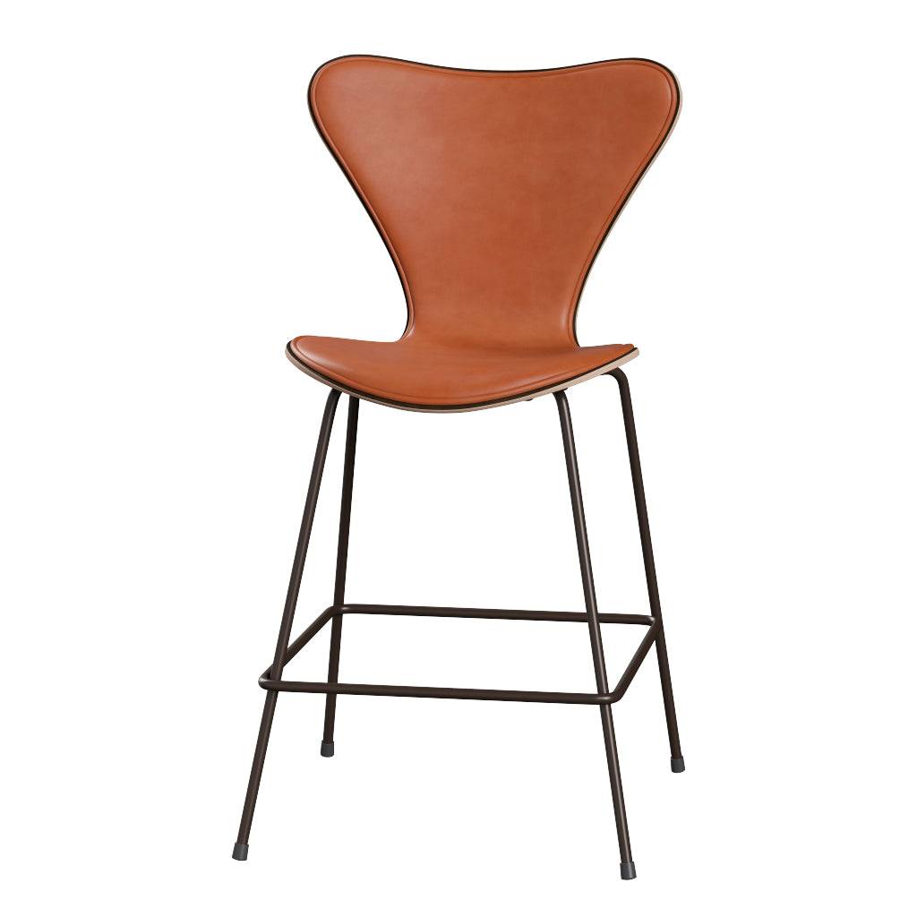 Fritz Hansen - 3187 lav barstol, naturfiner og forsidepolstret i Grace læder Mørkbejdset eg - Valnød læder - Brown Bronze stel - Jacobsen Plus