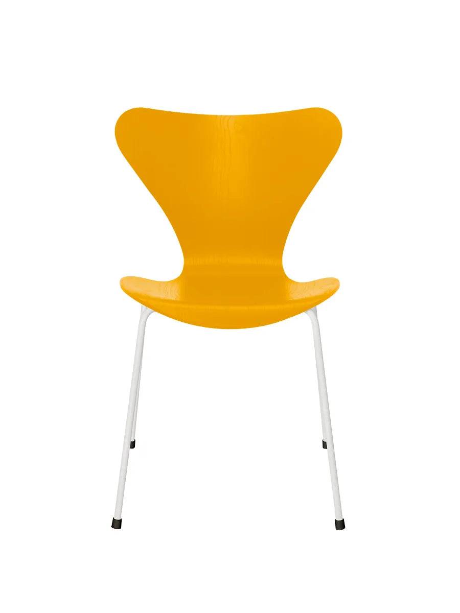 3107 Serie 7 stol i farvet ask af Arne Jacobsen True Yellow / Hvid - Jacobsen Plus
