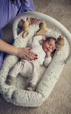 Najell - Aktivitetsstativ til Babynest/SleepCarrier - Ivory White