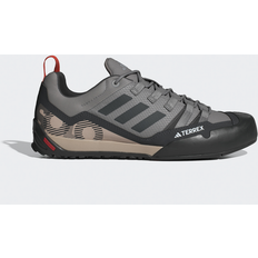 Adidas Adidas Terrex Swift Solo 2.0 Vandringsskor Skor Charcoal Solid Grey / Carbon / Wonder Beige - UK 5