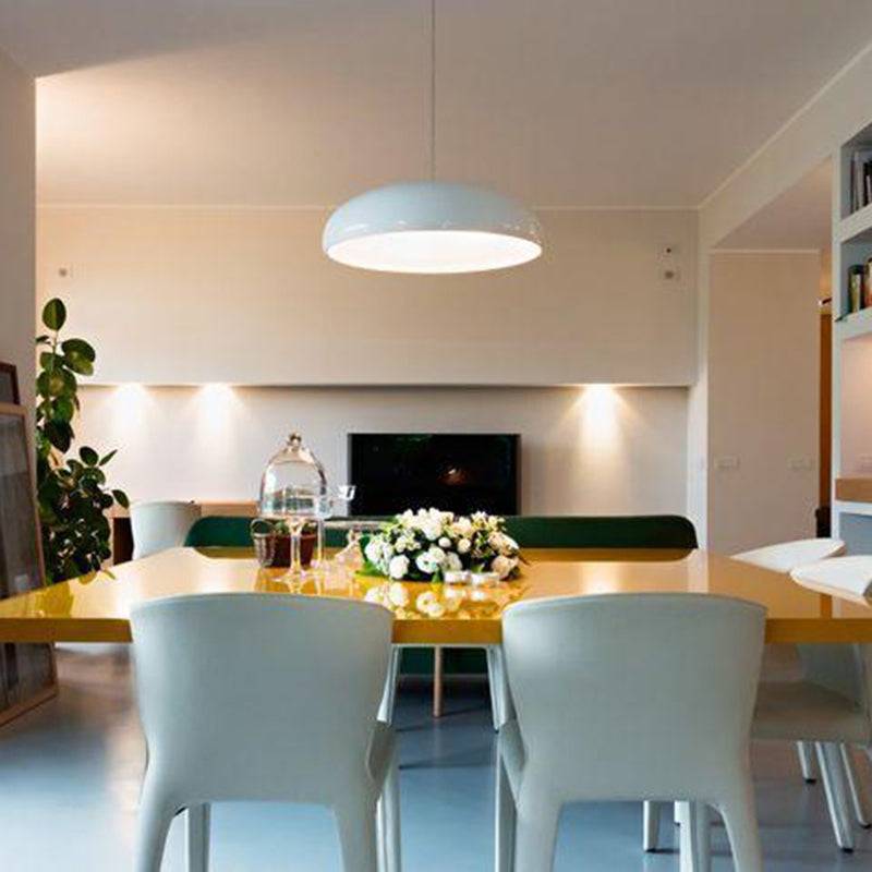 GlowNova Hänglampa - Elegant Modern LED Taklampa för Ett Nutida Inre - Vit / Diameter 35CM