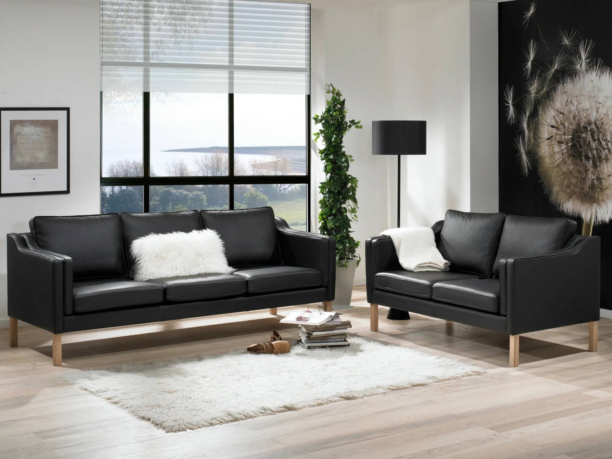 Clausholm Sofaserie. Madrid Sand 2 pers. sofa.