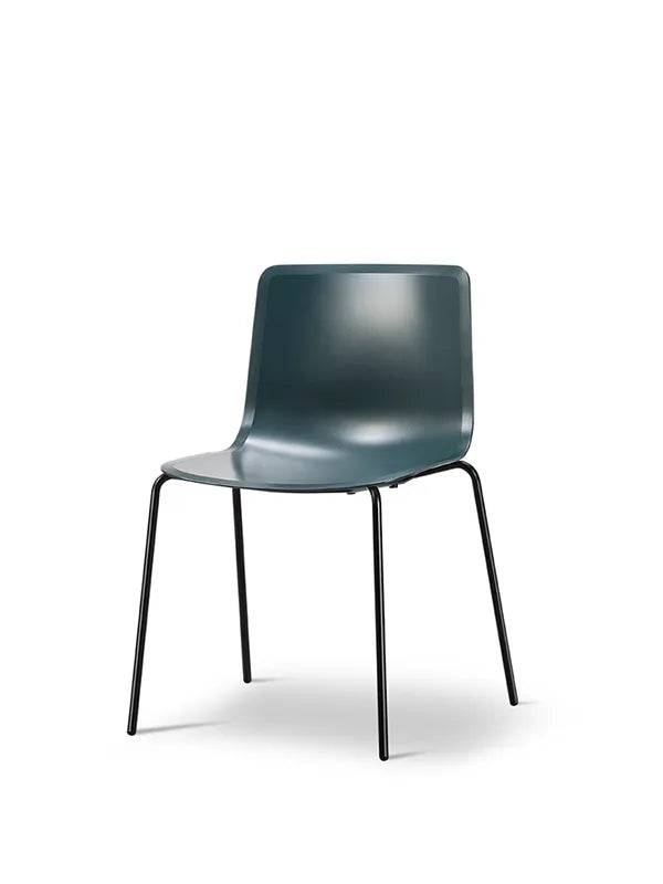 Pato Stol fra Fredericia Furniture Ancient green / Sort - Jacobsen Plus