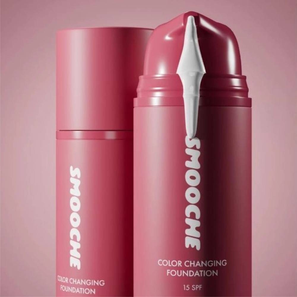SMOOCHE Color Changing Foundation Self-Adjusting Skin Tone SPF 15 Sun Protection Moisturizing Brightens Conceals Imperfections