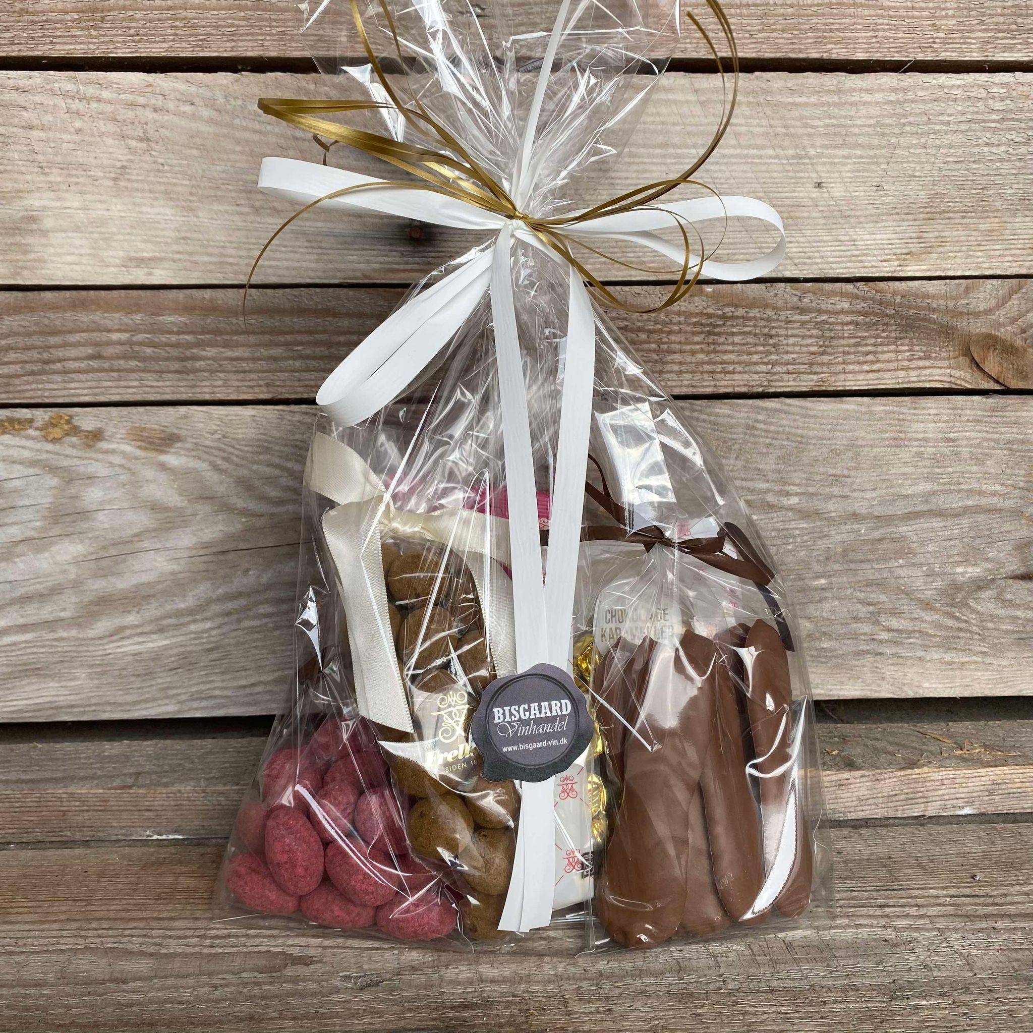 Godtepose med chokolade, karamel og vingummi