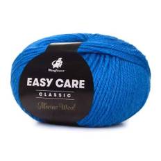 Mayflower Easy Care CLASSIC 224 Kobboltblå Indhold: 100 % Ren merinould Vægt/længde: 50 g = ca. 106 m Anbefalet pind: 4 mm Strikkefasthed: 10 x 10 cm = 22 m x 28 p Vask: Maskinvask ved 40°C.Anvend ikke alm. flydende vaskemiddel. Flydende uldvaskemiddel kan anvendes.