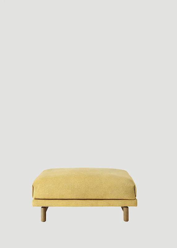 Rest puf fra Muuto Light yellow - Hallingdal 407 / Sort - Jacobsen Plus