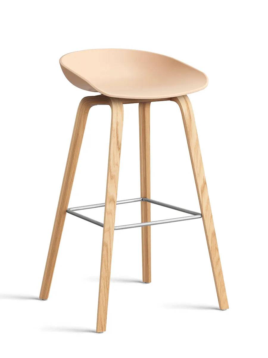 About a Stool AAS32 fra Hay Høj - B 50 x D 46 x H 74-85 cm / Pale Peach / Lakeret eg - Jacobsen Plus