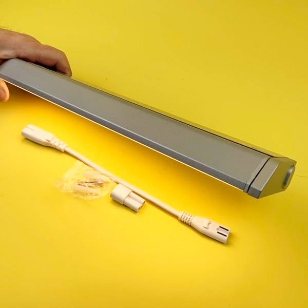 FLEX 911 LED lysarmatur alu 911mm - justérbar.