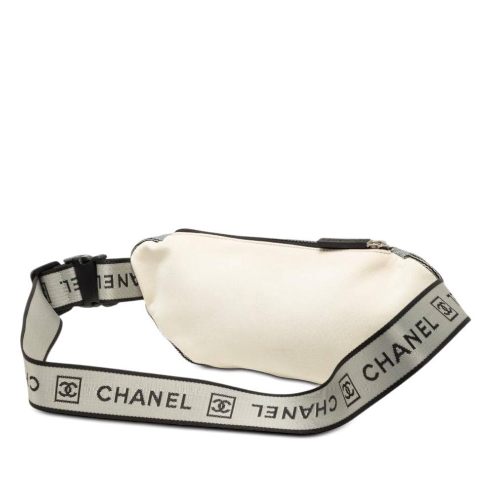Chanel Vintage Chanel Belt Bag L 14cm x W 31cm x D 1cm - Chanel Vintage Nylon hos Magasin.