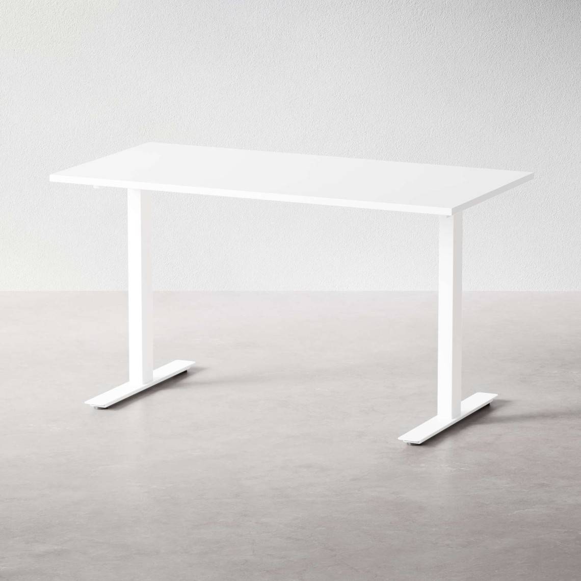 Fast skrivebord, Størrelse 140 x 70 cm, Bordplade Hvid, Understel Hvid