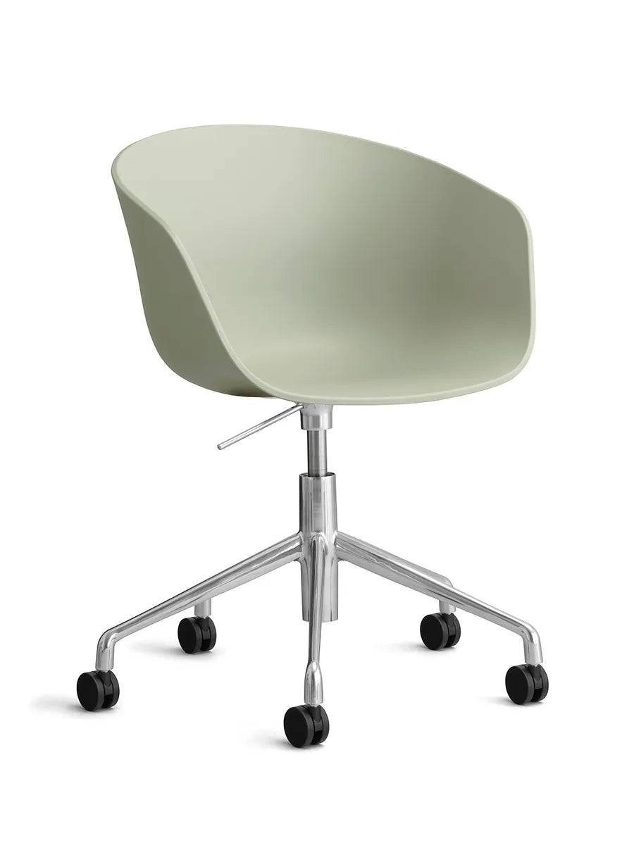 About a Chair AAC52 fra Hay Pastel green / Poleret aluminium - Jacobsen Plus
