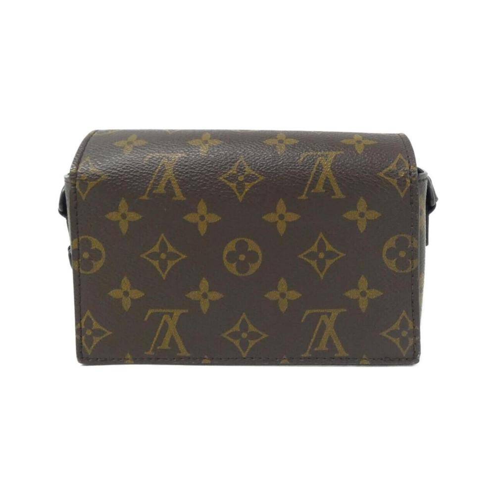 Louis Vuitton Vintage Louis Vuitton Shoulder Bags L 11cm x W 18cm x D 6cm - Skuldertasker hos Magasin.