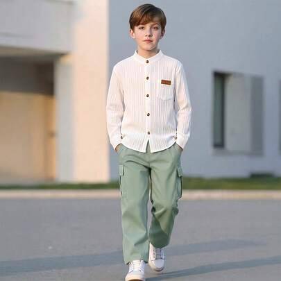 2-delat set för pojkar, vår/sommar, långärmad skjorta och långa byxor, beige vertikalt texturerad skjorta med ståkrage och läderpatchdekor, matchande - Kadettblå (8Y,9Y,10Y,11Y,12Y)