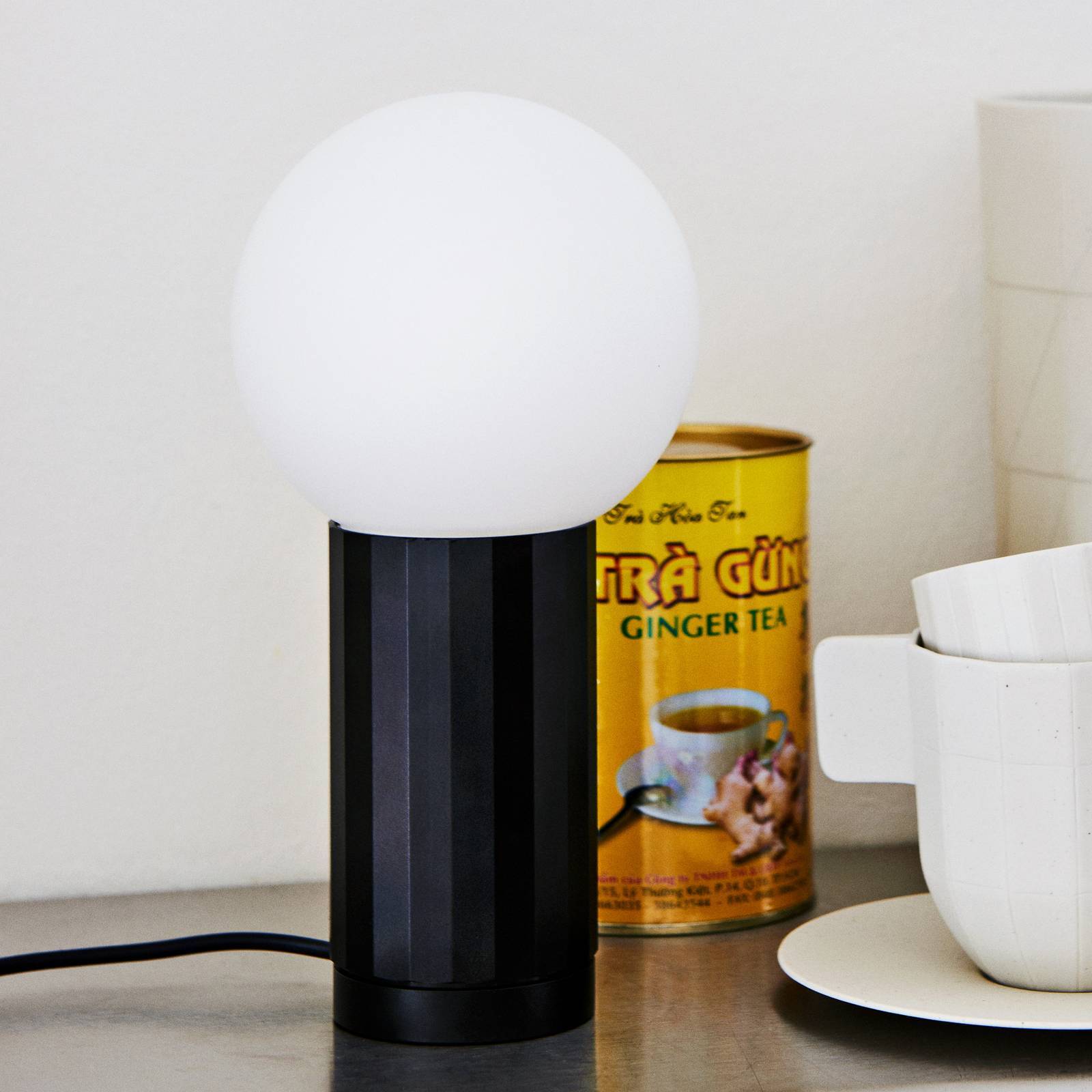HAY Bordslampa Turn on, dimbar, Svart, Vardagsrum / matsal, Aluminium / grå / zink, Design, Bordslampa