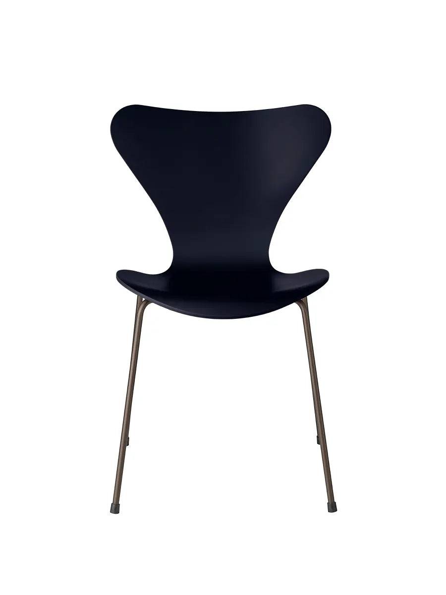 3107 Serie 7 stol lakeret af Arne Jacobsen Midnight Blue / Brown Bronze - Jacobsen Plus