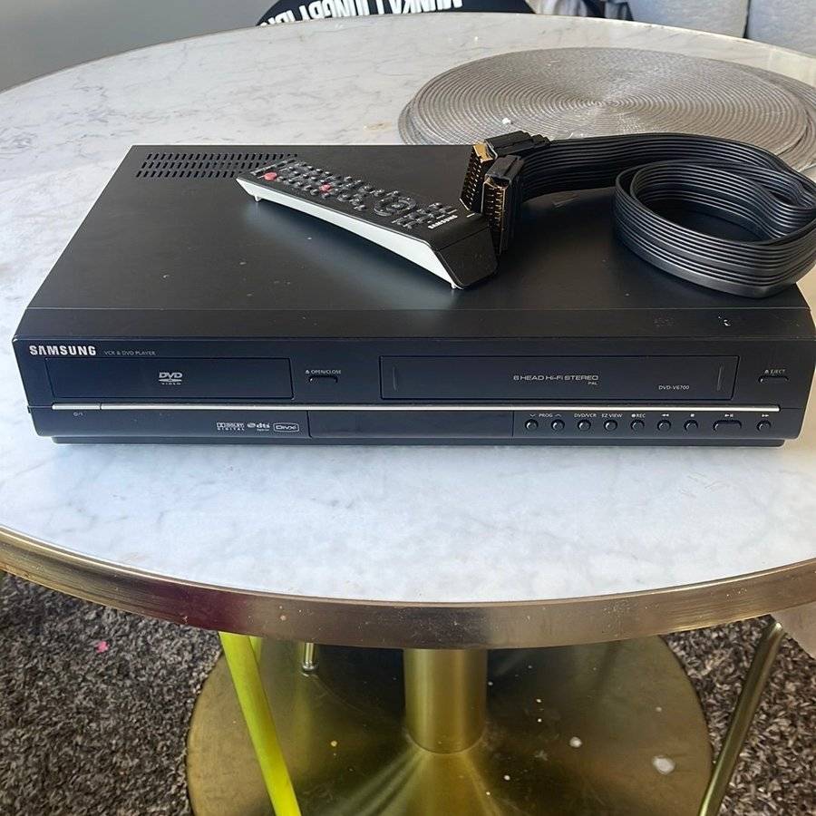 Samsung DVD-V6700 VCR & DVD-spelare